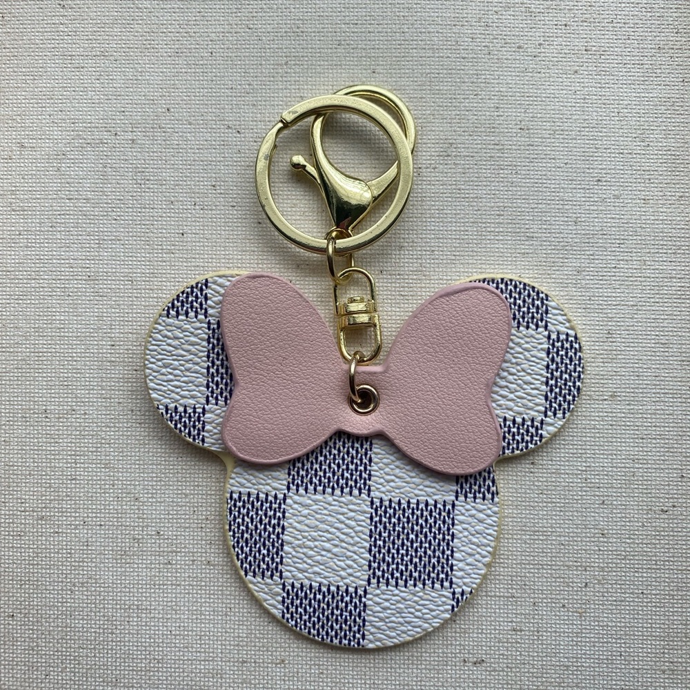 Lux Mouse Keychain - Picture 2 of 3